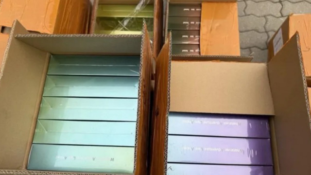 Митничари задържаха голямо количество нелегални китайски вейпове в София