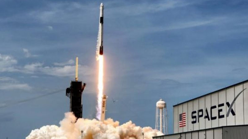 SpaceX изстреля таен военен космически кораб на САЩ