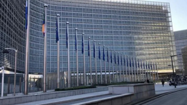 Брюксел разследва Гърция за милиони, "изтекли" в рециклиране на отпадъци