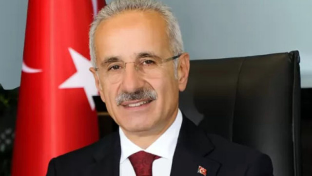 Глобиха турския транспортен министър за превишена скорост, шофирал с 224 км/ч