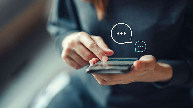 AI променя тона на съобщенията ви в WhatsApp