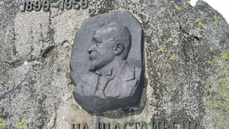 Над 400 бегачи атакуват Черни връх в неделя