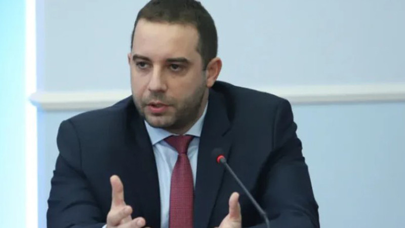 Богдан Кирилов, изпълнителен директор на ИАЛ: Обсъжда се създаване резерв от онколекарства