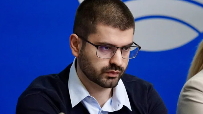 Заради алчността на "бумърите" сега младежите са загробени да плащат дългове до края на живота си