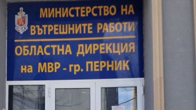 21-годишна перничанка блъсна с колата си и потроши възрастна жена при спор