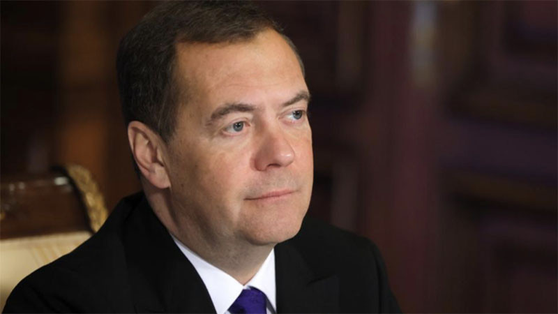 Медведев: Русия ще си върне замразените активи под формата на украинска земя