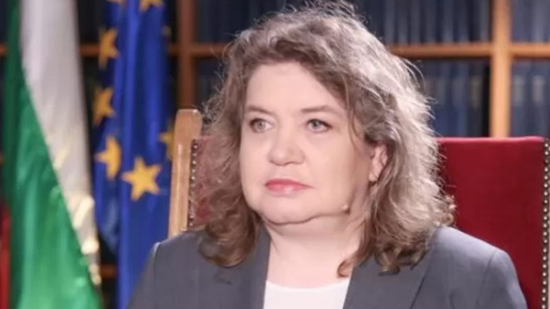 Киселова: Не виждам нищо укоримо във визитата на Зафиров в Китай