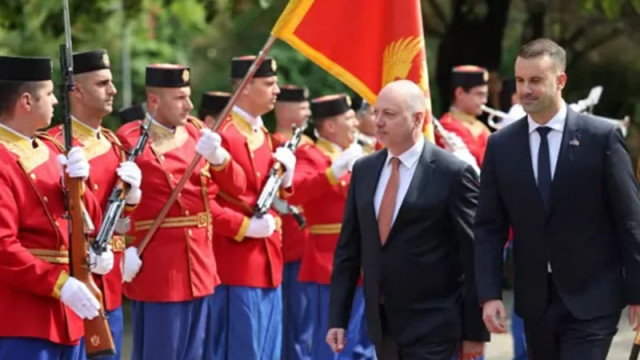 Росен Желязков беше посрещнат с военни почести от черногорския премиер Милойко Спаич