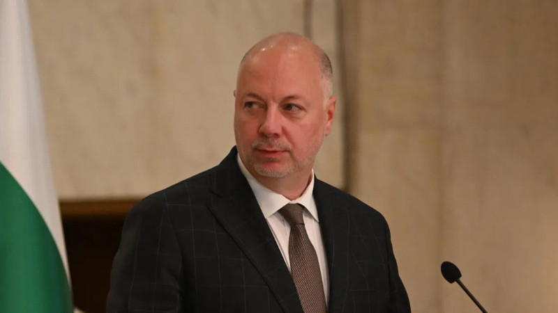 Премиерът ще открие днес обновени детска градина и училище в община Симитли