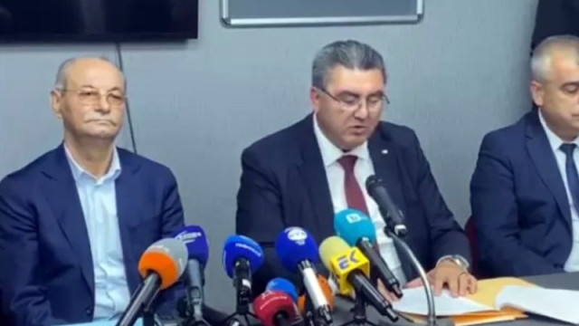 Доган учредява нова партия - АПС: Жив съм, не съм получил инфаркт, не ходя като блуждаещо пиянде!