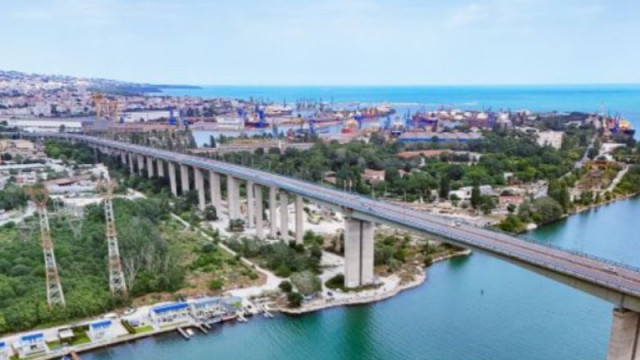 Обследват техническото състояние на Аспарухов мост