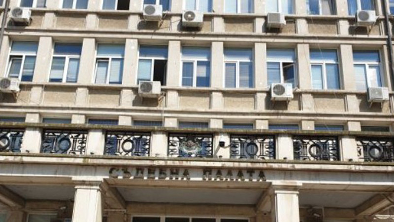 Потвърдиха задържането под стража на обвинен в грабеж във Варненско