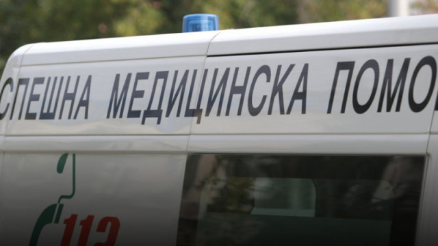 Пътен знак се стовари върху бебе в количка във Велико Търново