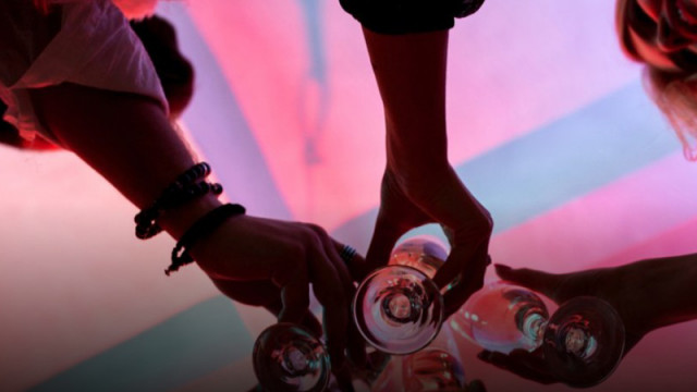 Турция блокира хитова песен в интернет заради твърдения, че вреди на младежта и морала