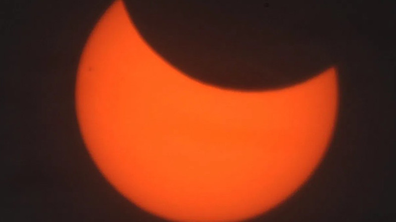 Хранене при слънчево затъмнение