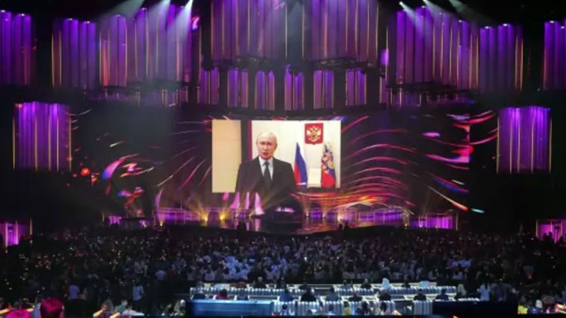 Путин откри песенния конкурс "Интервизия", алтернатива на "Евровизия", Победител е виетнамец