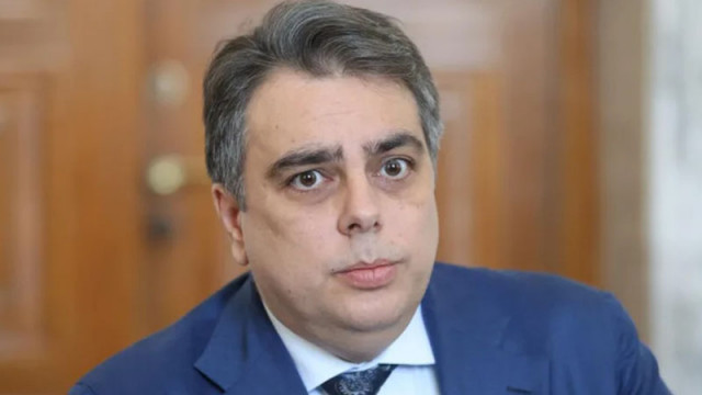 Асен Василев зове за радикализация на протестите от националлен ефир