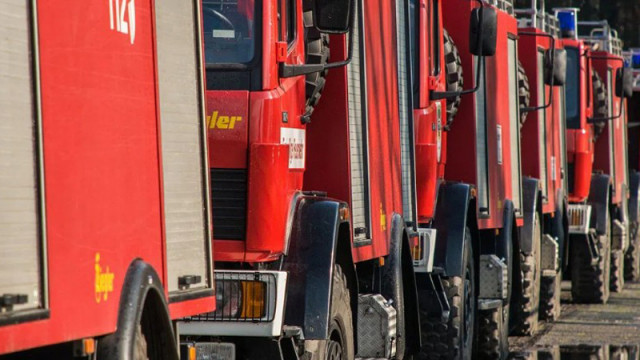 Общо 144 пожара са потушени в страната през последното денонощие, трима души са пострадали