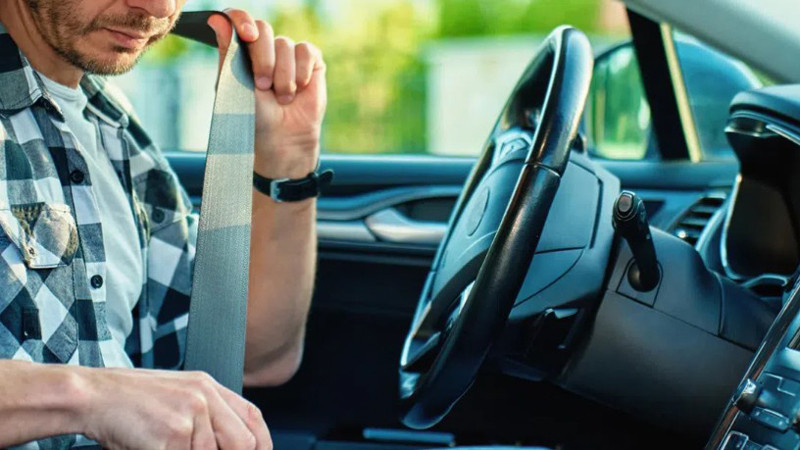 В Гърция ще ни глобяват, ако не спазваме тези странни забрани при шофиране