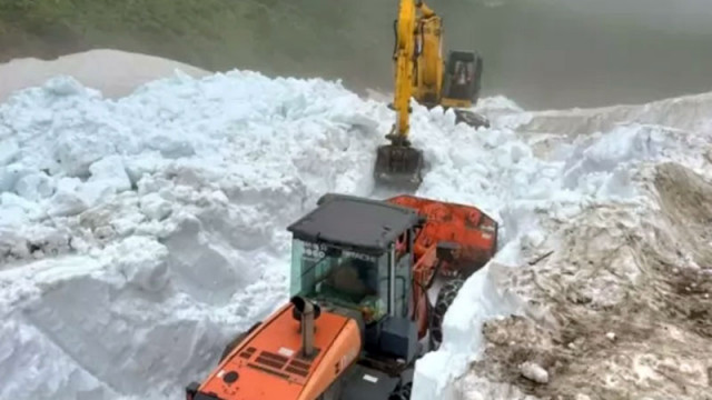 Люта зима със сняг до 30 см скова Турция през септември