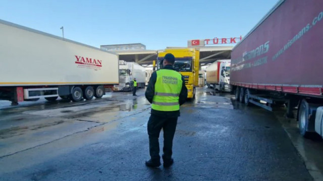 Митничари задържаха контрабандни цигари за над 820 хил. лв. на "Капитан Андреево"