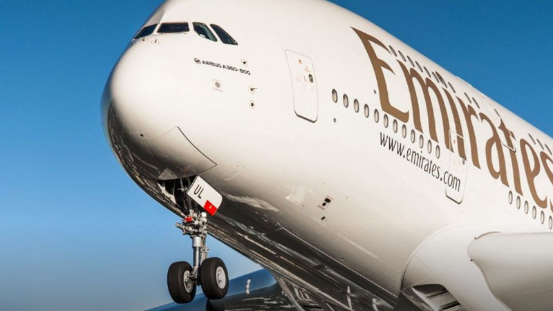 Emirates наложи забрана на деца да пътуват в първа класа