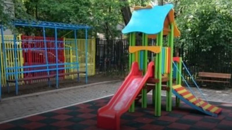 Тригодишно момиченце избяга от детска градина в центъра на София