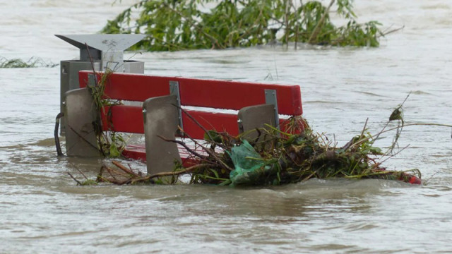 Най малко четирима души са загинали при бурята Буалой която премина