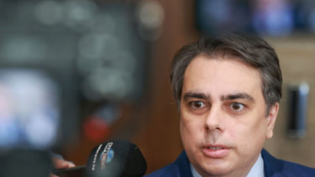 Асен Василев остава председател на "Продължаваме Промяната"