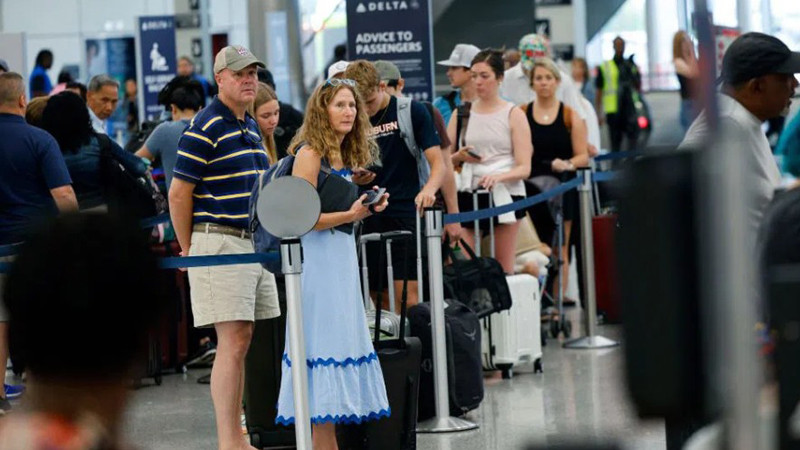 Пътуванията на българите в чужбина растат с 19% през август