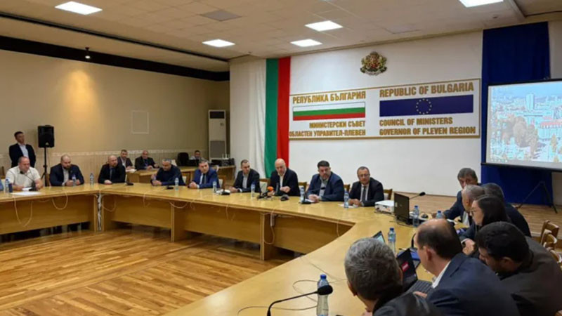 Полагат се усилия водният режим в Плевен да приключи до Нова година