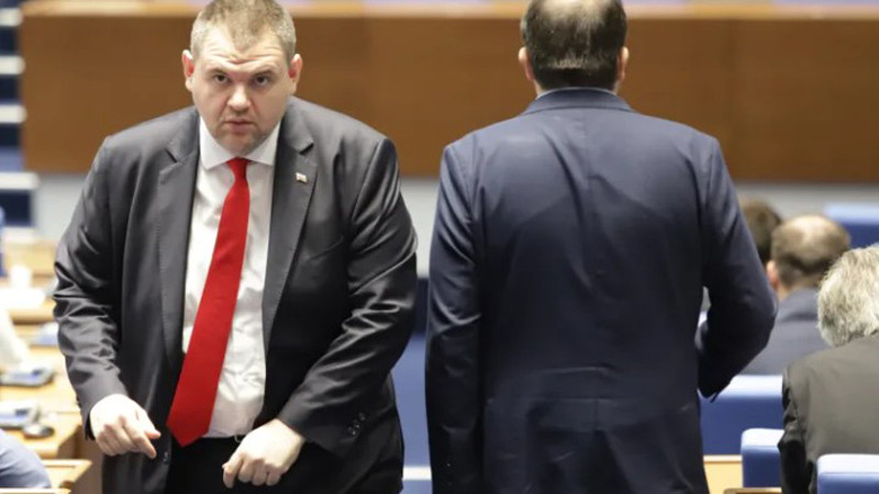 Пеевски: Подкрепям Борисов, ДАИ трябва да бъде закрита
