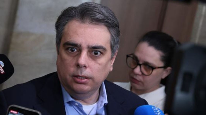 Асен Василев: Дойде Роби Уилямс и закрихме ДАИ, кой трябва да дойде, за да закрием Прокуратурата