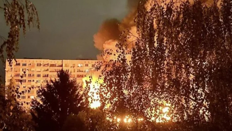 Голям пожар се разгоря в кв. „Гоце Делчев“ в близост до 73 СУ „Владислав Граматик“. Има жертва