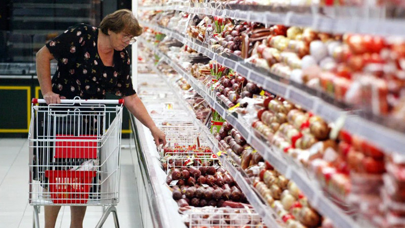 Гърция сваля цените на 1000 стоки в магазините