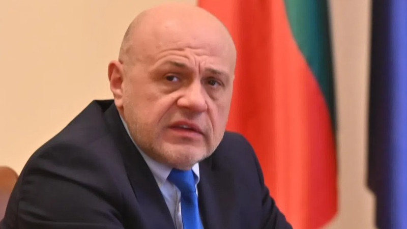 Дончев в парламента: Договорени са 50 процента от всички средства по оперативнитe програми