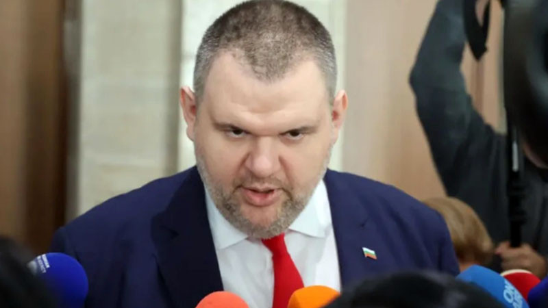 Пеевски: На президента не му се отнемат никакви коли!