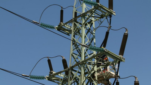 Държавата компенсира бизнеса за скъпия ток