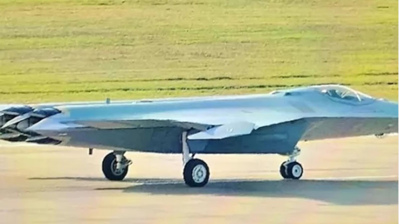 Китай отговори на F-22 на САЩ - на какво е способен новият безопашен стелт изтребител J-50