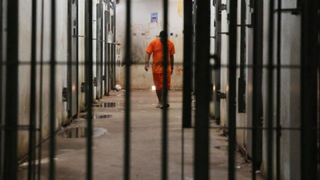 Затворници ще помагат за боклука в София