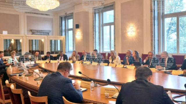 Оттеглиха законопроекта за продажбата на Лукойл
