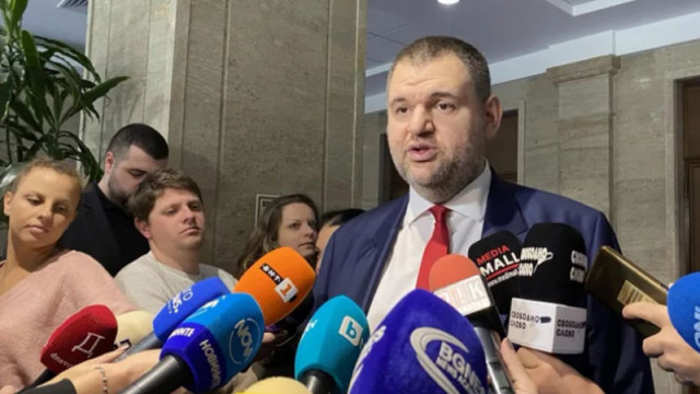 Пеевски за ПП-ДБ и кризата с боклука: Като гледам отново се налага Борисов да ги спасява