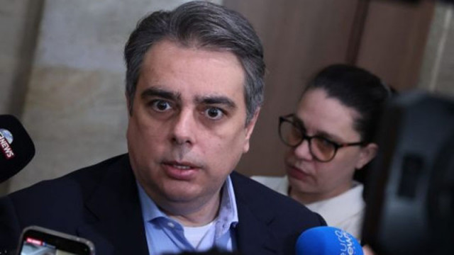 Асен Василев: Събрахме подписи за оставката на председателя на КПК Антон Славчев