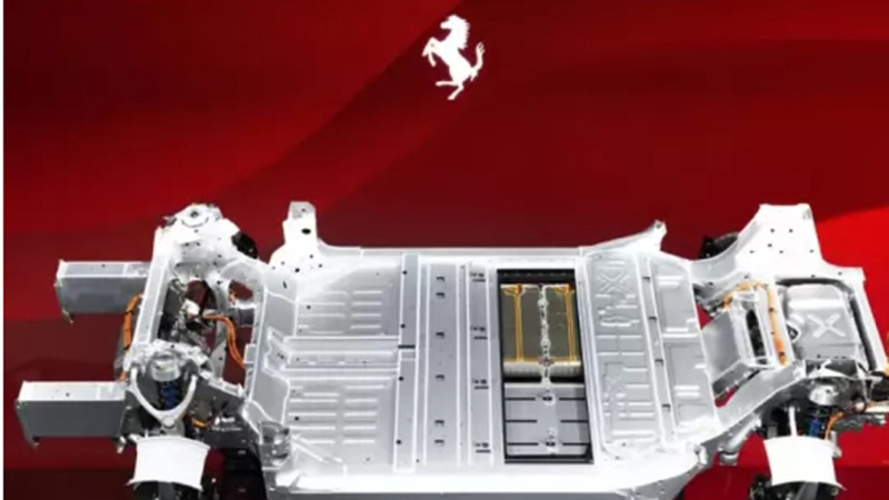 Ferrari разсекрети първия си електромобил