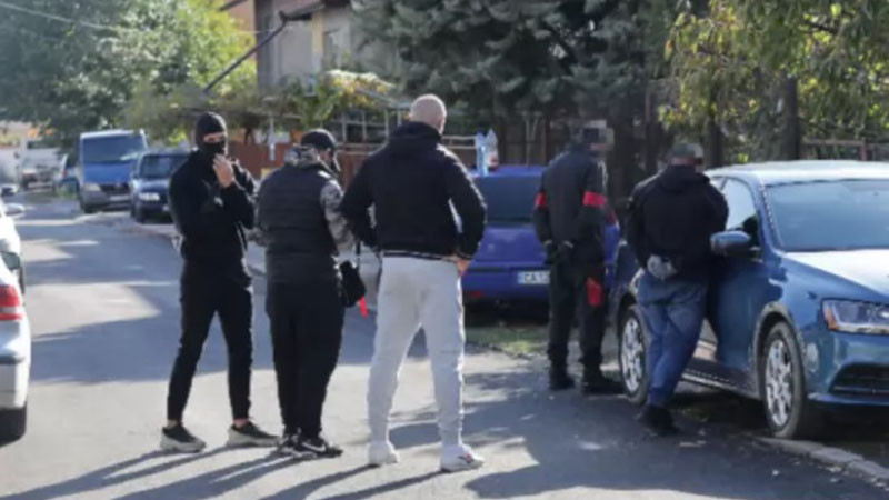 Полицията в София задържа Зъбчето и Змея за кражба на накити и автомобил