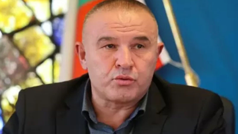 Шефът на щангите за Карлос Насар: Ако не присъства на лагерите, не може да му дадем един лев