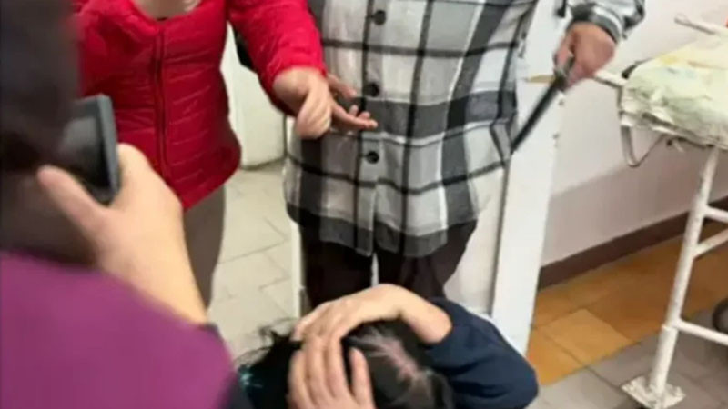 Агресия, блъскане и заплахи в спешното отделение на Разлог. Медицинска сестра пострада