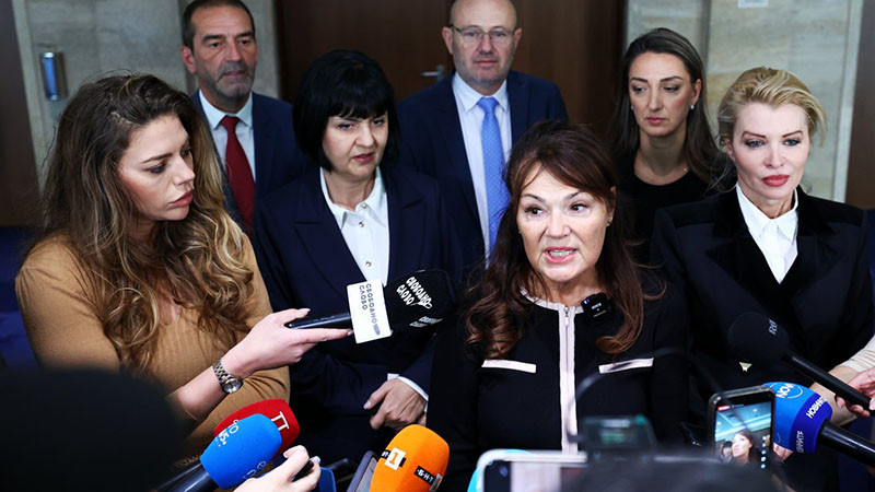 Драмата още по-величава: Извиняват се на Михайлов, защото допуснали "комуникационна грешка"