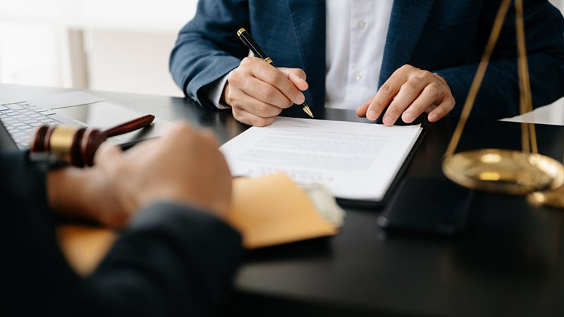 Столичанка с шизофрения си върна дома, отнет след имотна измама от "влюбен" в нея мъж