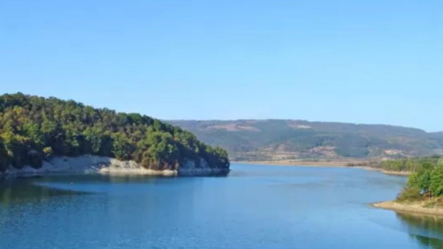 Водата от язовир "Йовковци" не става за пиене и готвене, хората си купуват минерална